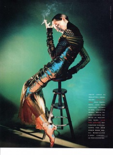 Magazine: Italian Vogue Model : Gisele Ph: Vallhonrat LOc: Paris '89 Hair: Pier Giuseppe Moroni